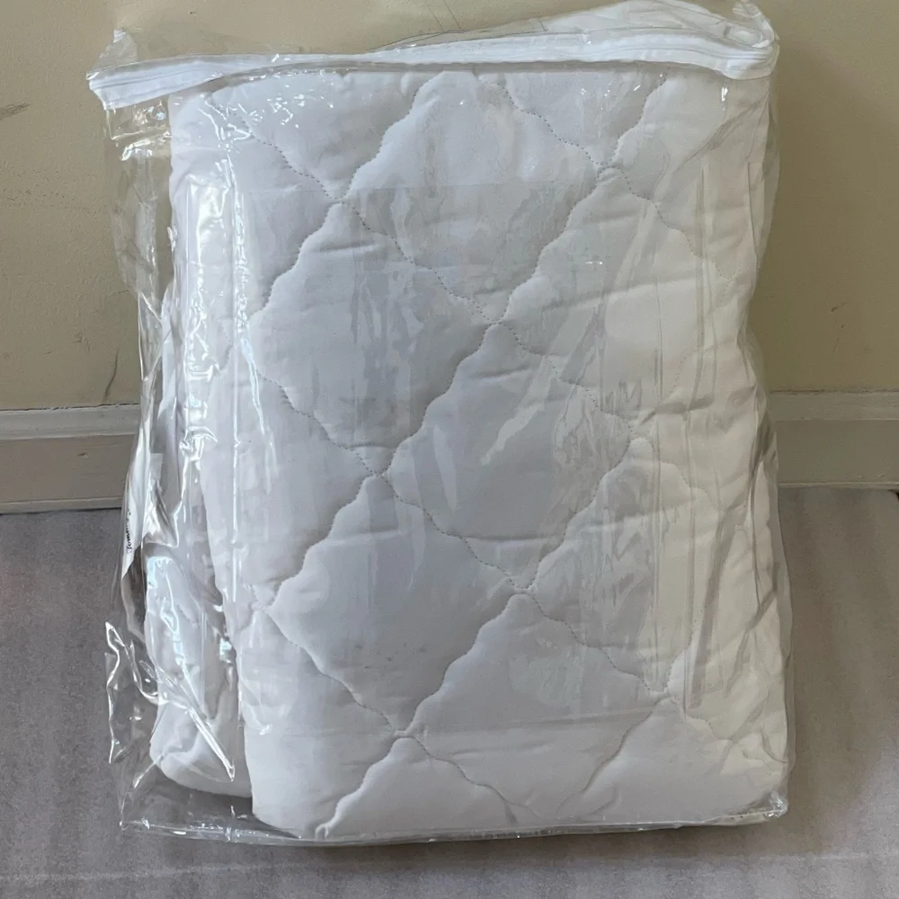 Tommy Bahama 400 Thread Count Waterproof Mattress Pad